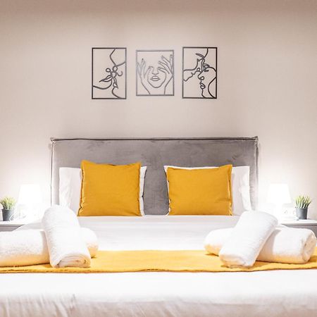 Syntagma Square, 100Sqm Luxurious Family Apt Atene Esterno foto