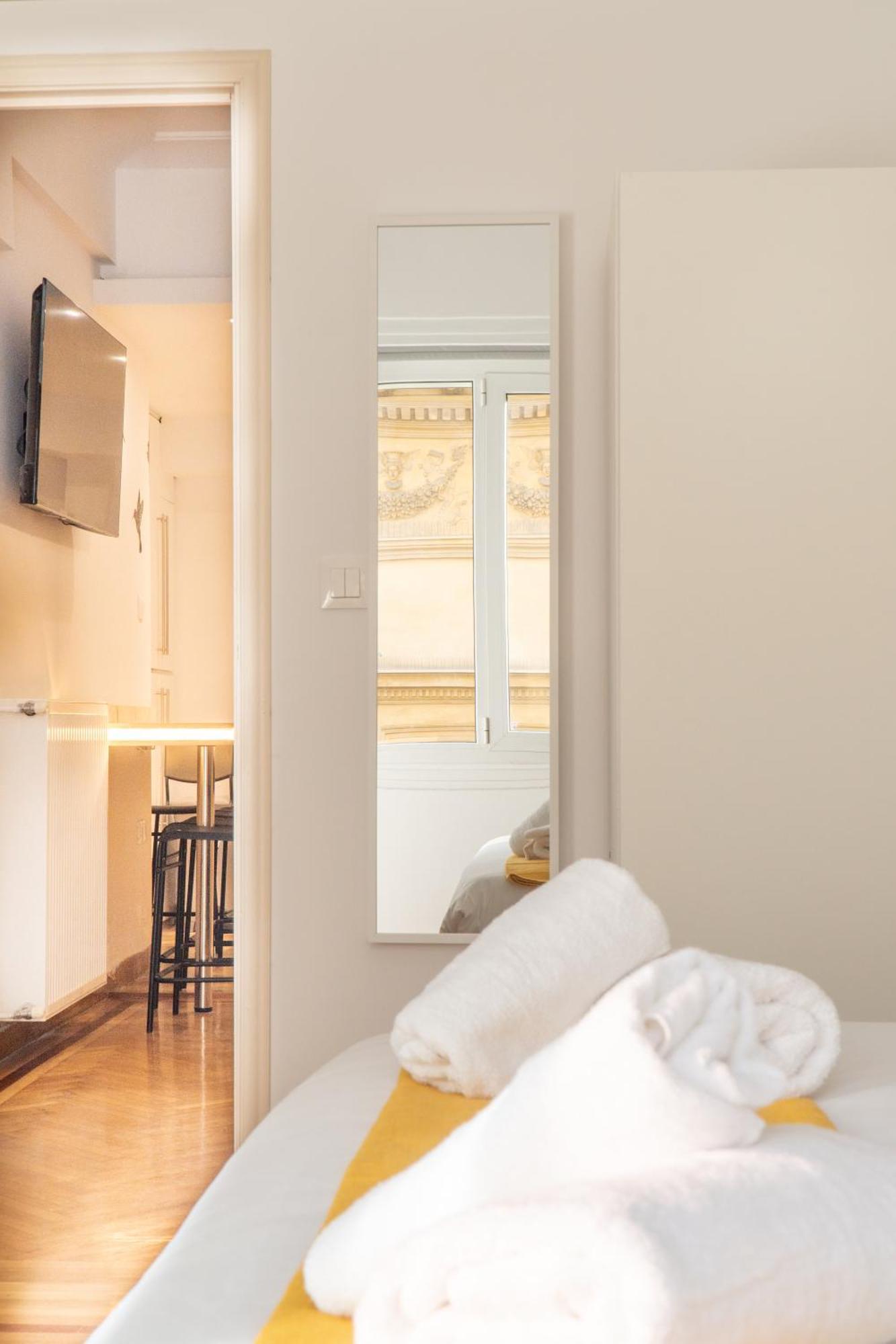 Syntagma Square, 100Sqm Luxurious Family Apt Atene Esterno foto